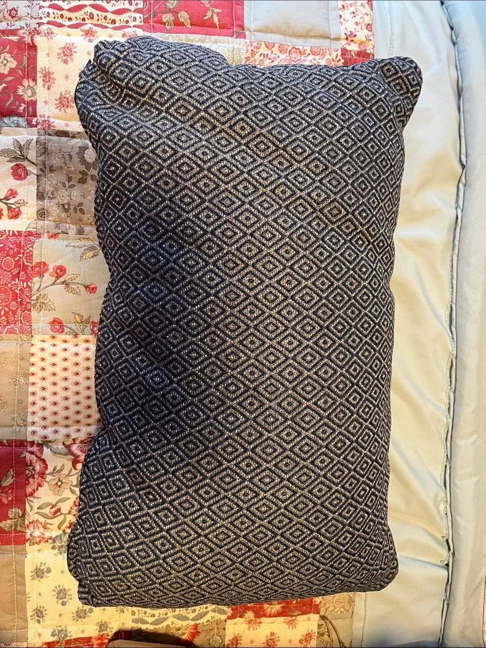 Geometric Diamond Knit Throw Pillow - Black & Cream